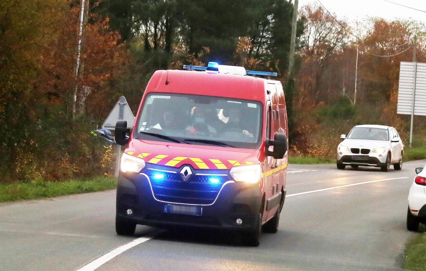 Cuatro jóvenes de 16 a 18 años mueren instantáneamente en un terrible accidente vial Cuatro jóvenes de 16 a 18 años mueren instantáneamente en un terrible accidente vial